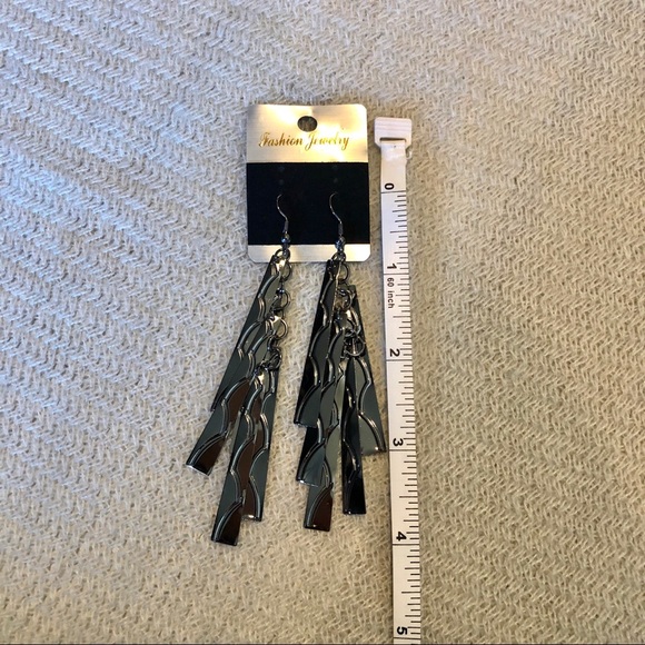 3 for $27 ❤️ Long metal tassel earrings - Picture 3 of 3